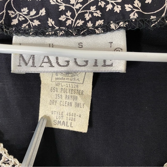 Vintage Lace Collar Black Floral Blouse - Picture 11 of 11